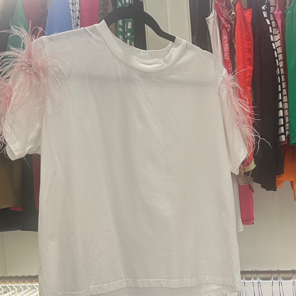 QUEEN OF SPARKLES White Tee with Pink Feather Shoulders